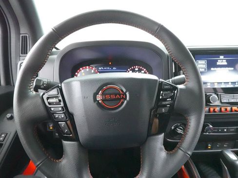 Used 2025 Nissan Frontier PRO-4X image 8