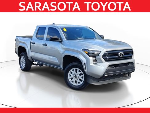 Used 2024 Toyota Tacoma SR image 1