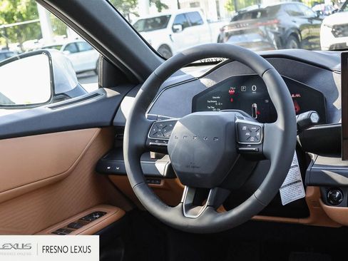 New 2026 Lexus ES 350e FWD image 18