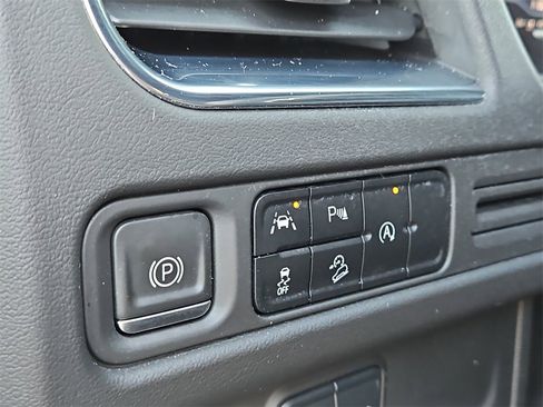 Used 2023 Chevrolet Tahoe Premier image 23