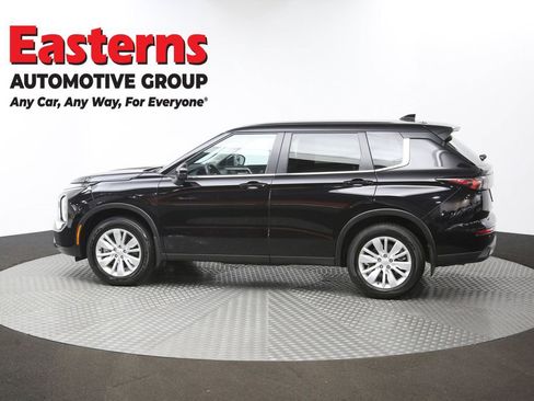 Used 2025 Mitsubishi Outlander ES image 61