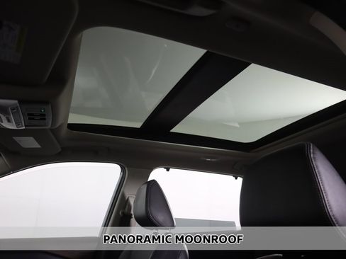 Used 2023 Nissan Rogue SL w/ SL Premium Package image 4