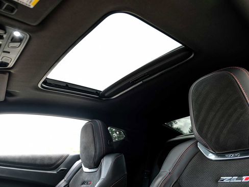 Used 2022 Chevrolet Camaro ZL1 RWD image 5