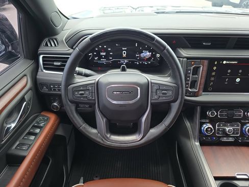 Used 2023 GMC Yukon Denali Ultimate AWD/4WD image 14