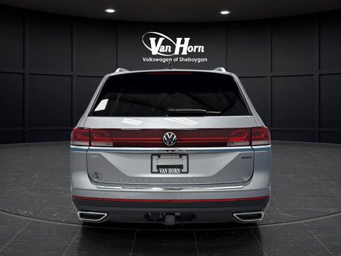 Used 2024 Volkswagen Atlas SEL AWD/4WD image 6