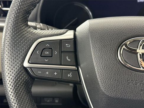 Certified 2023 Toyota Sienna Limited image 16