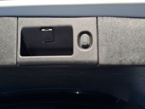 Used 2018 GMC Yukon XL SLT w/ Open Road Package image 7