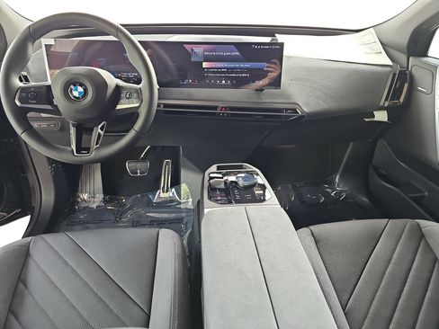 New 2026 BMW iX xDrive45 w/ M Sport Package AWD/4WD image 9