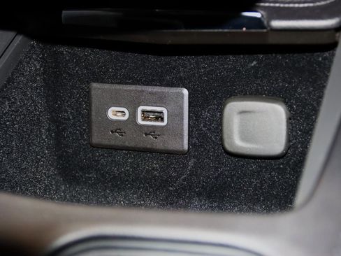 Used 2023 Cadillac XT4 Premium Luxury AWD/4WD image 21