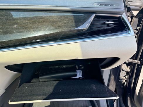 Used 2021 Cadillac XT6 Premium Luxury FWD image 28