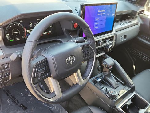 Used 2025 Toyota Tacoma TRD Off-Road w/ TRD Off Road Premium Package image 9