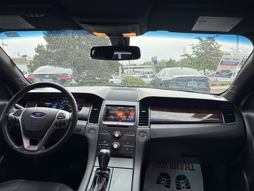 Used 2015 Ford Taurus Limited FWD image 23