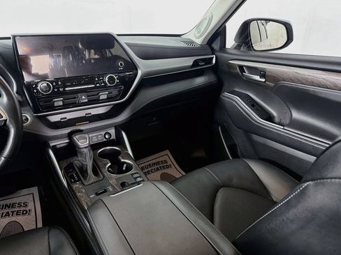Used 2024 Toyota Highlander Platinum AWD/4WD image 23