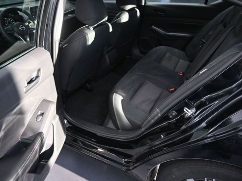 Used 2024 Nissan Altima 2.5 SV image 17