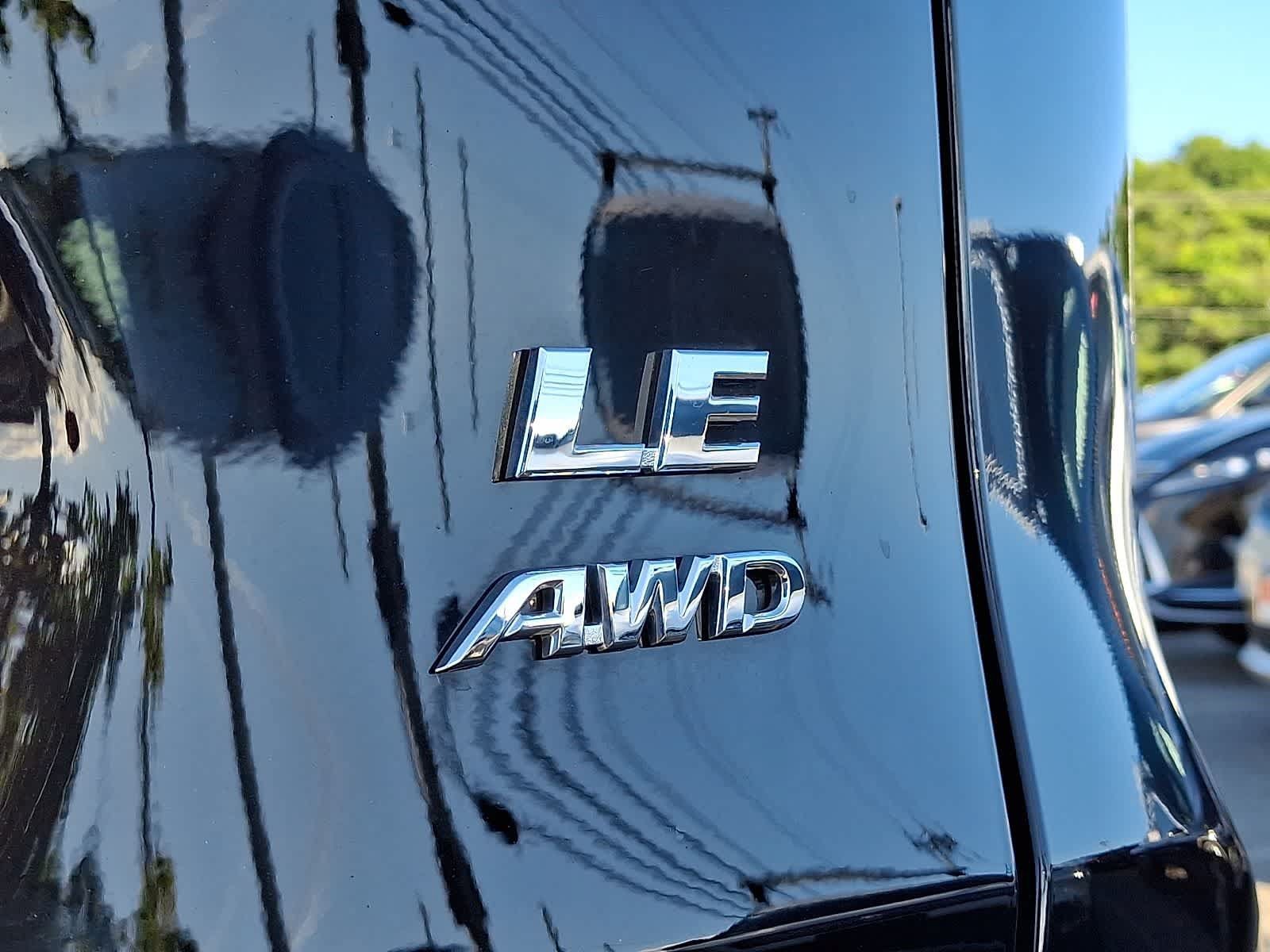 Used 2023 Toyota RAV4 LE AWD/4WD image 33
