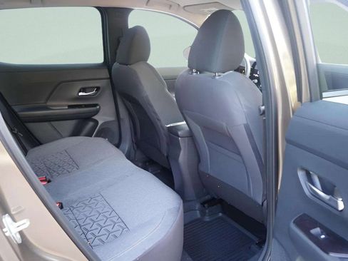 Used 2025 Nissan Kicks SV image 34