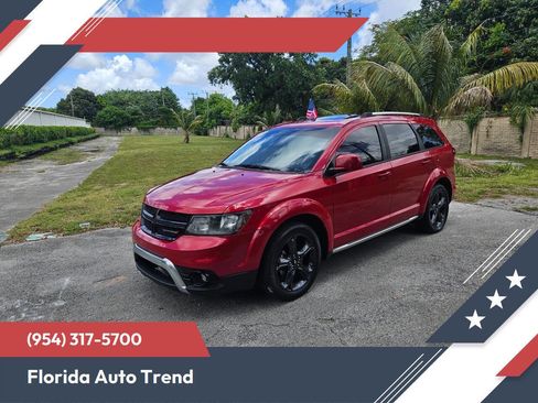 Used 2018 Dodge Journey Crossroad w/ Nav & Sun Group FWD image 1