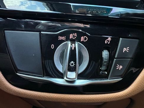 Used 2020 BMW M550i xDrive w/ Executive Package image 40