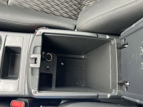 Used 2019 Nissan Rogue S AWD/4WD image 15