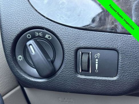 Used 2016 Dodge Grand Caravan SXT w/ Rear Park Assist Package FWD image 11