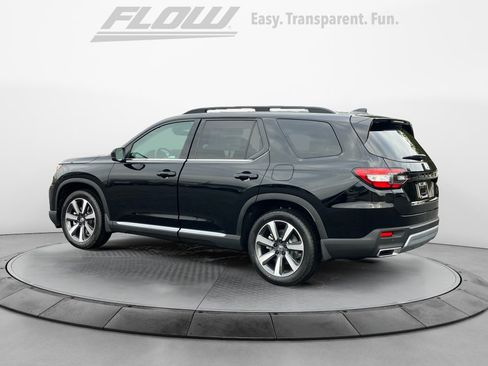 New 2025 Honda Pilot Touring image 5