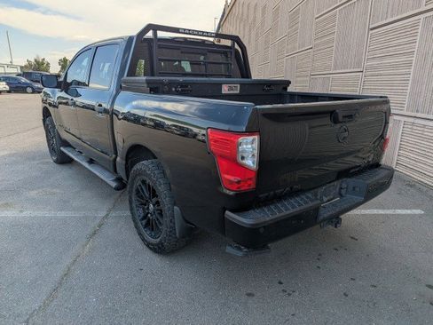 Used 2018 Nissan Titan SV w/ SV Convenience Package AWD/4WD image 3