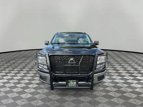 Used 2019 Nissan Titan SV w/ SV Convenience Package AWD/4WD image 3