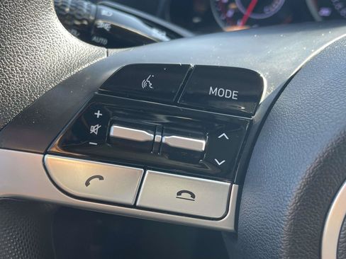 Used 2022 Hyundai Elantra SEL FWD image 21