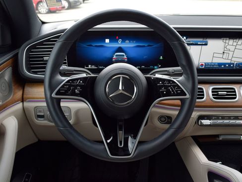 Used 2025 Mercedes-Benz GLE 450 4MATIC Coupe image 8
