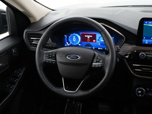 Used 2020 Ford Escape Titanium AWD/4WD image 14