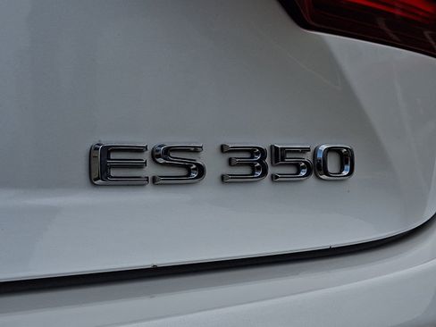 Used 2016 Lexus ES 350 w/ Navigation System Package FWD image 30