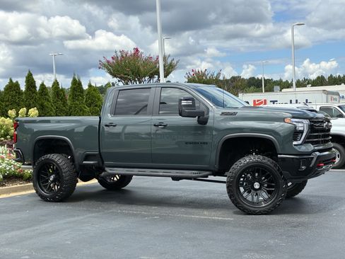 Used 2026 Chevrolet Silverado 2500 LT w/ Trail Boss Package AWD/4WD image 3