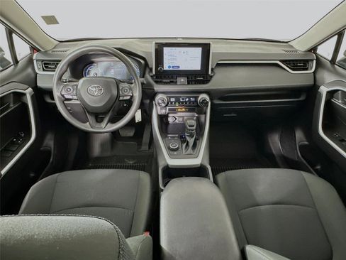 Certified 2025 Toyota RAV4 LE image 29