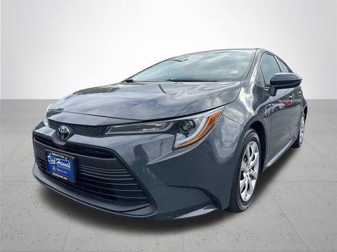 Used 2024 Toyota Corolla LE FWD image 2