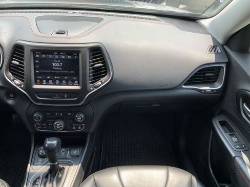 Used 2022 Jeep Cherokee Trailhawk AWD/4WD image 43