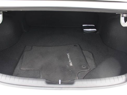 Used 2025 Hyundai Elantra SEL FWD image 16