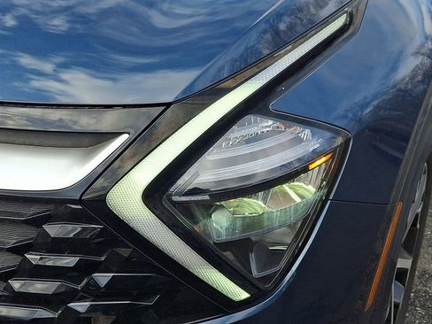 Certified 2023 Kia Sportage EX image 9