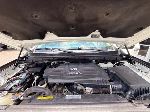 Used 2017 Nissan Titan S AWD/4WD image 34