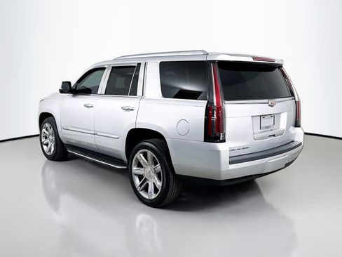Used 2016 Cadillac Escalade Premium image 3