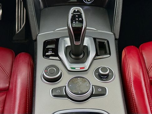 Used 2023 Alfa Romeo Stelvio Veloce AWD/4WD image 14