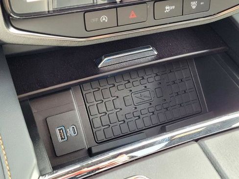 New 2024 Ford Expedition Platinum image 24