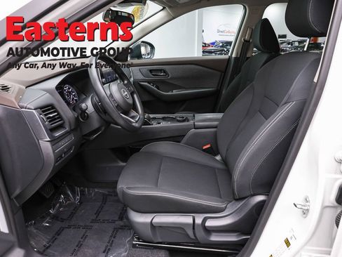 Used 2023 Nissan Rogue S AWD/4WD image 14