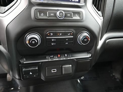 Used 2020 Chevrolet Silverado 1500 Custom w/ Custom Value Package image 18