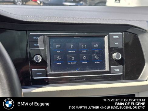 Used 2022 Volkswagen Jetta SE FWD image 25