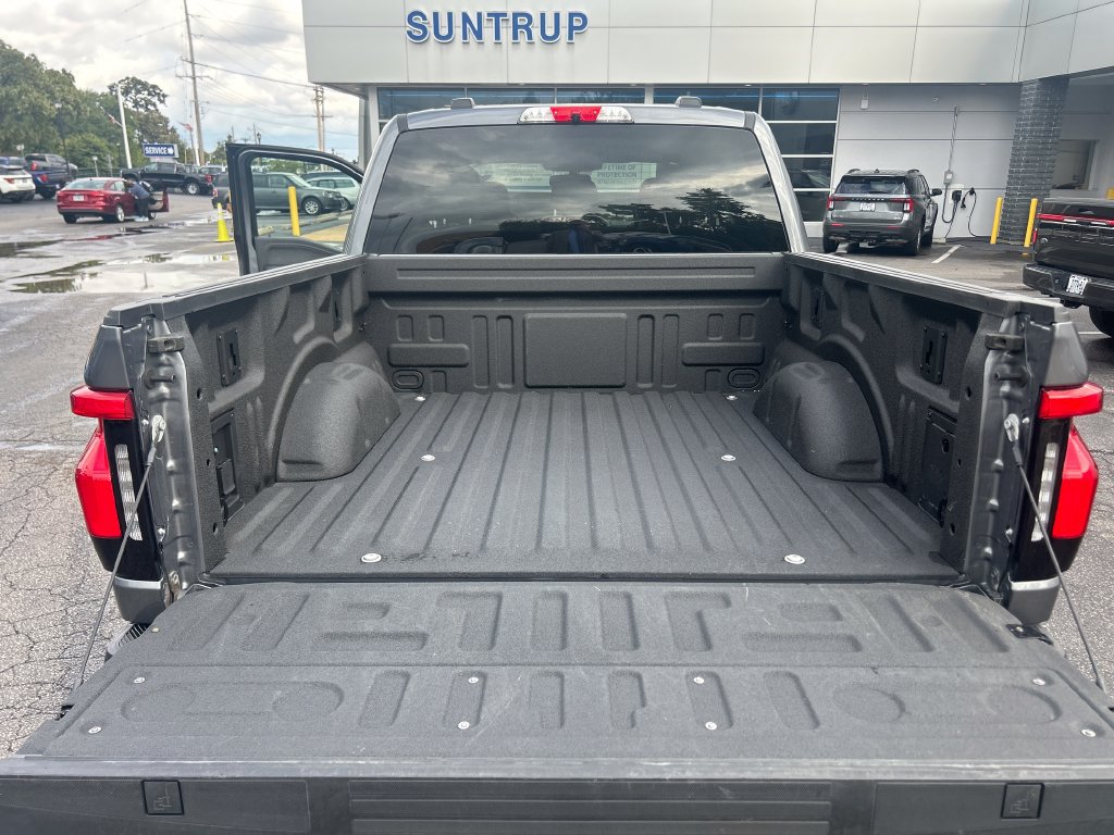 Used 2024 Ford F150 Lightning XLT AWD/4WD image 28