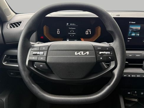 Used 2025 Kia K4 FWD image 29