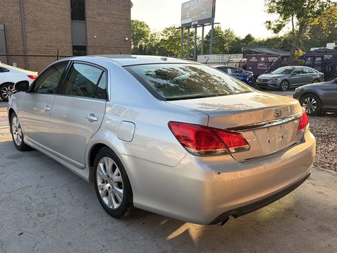 Used 2011 Toyota Avalon image 3
