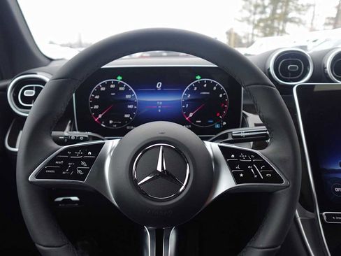 Used 2026 Mercedes-Benz GLC 300 4MATIC image 17
