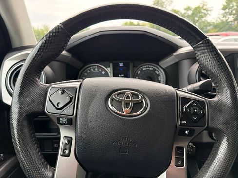 Certified 2019 Toyota Tacoma SR5 AWD/4WD image 26