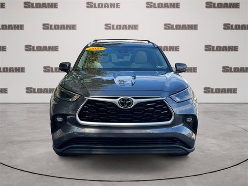 Used 2022 Toyota Highlander XLE image 8